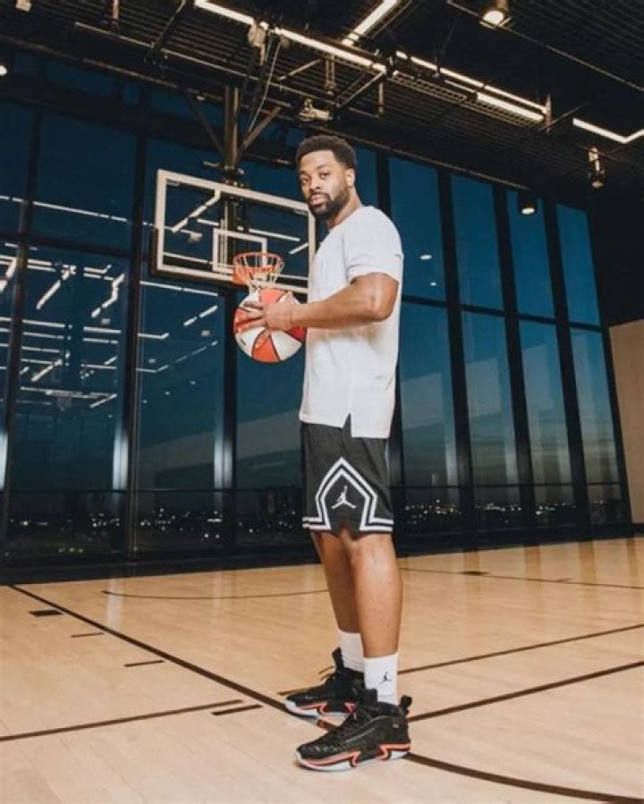 
Corey Hawkins Height, Weight, Net Worth, Age, Birthday, Wikipedia, Who, Nationality, Biography 