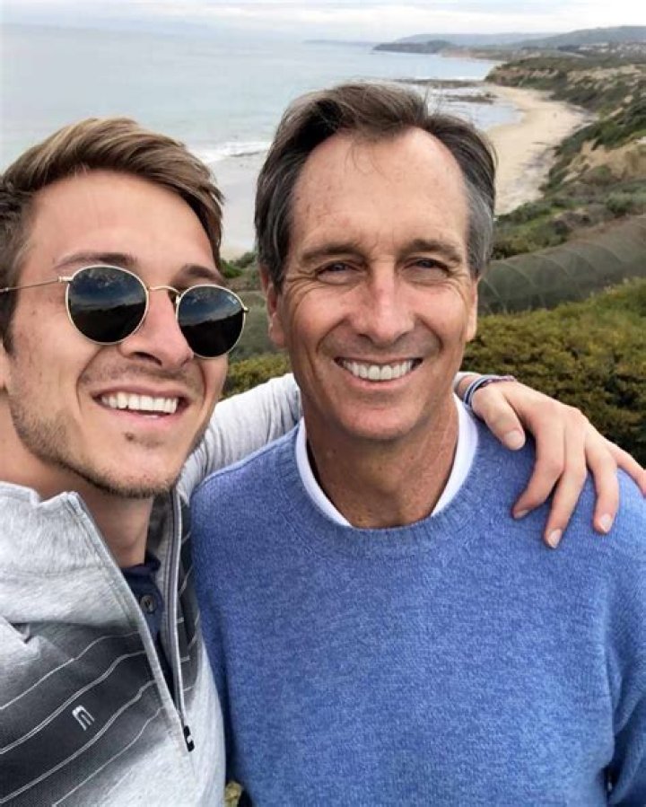 
Cris Collinsworth Past Relationships and Ex-Wife 