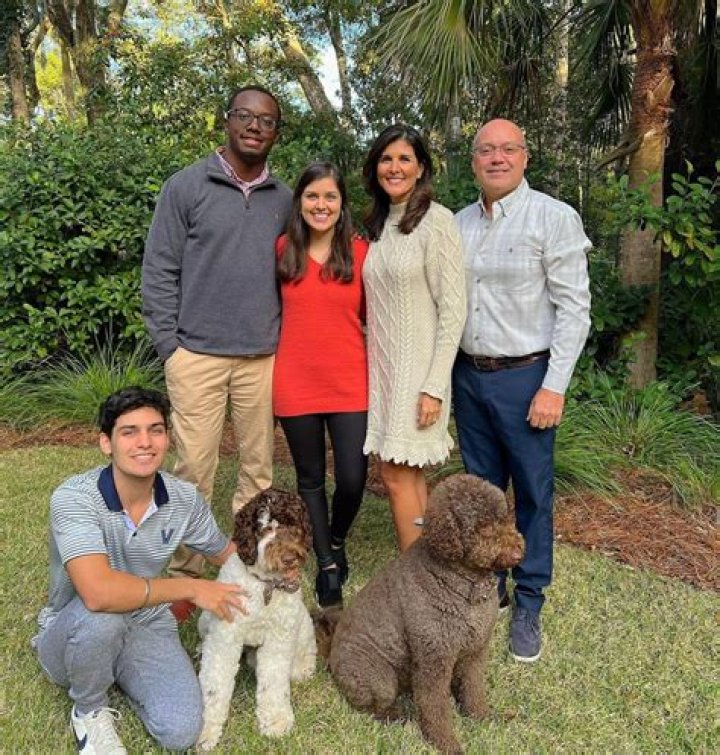 
Is Lindsey Granger Married? Husband and Family Facts 