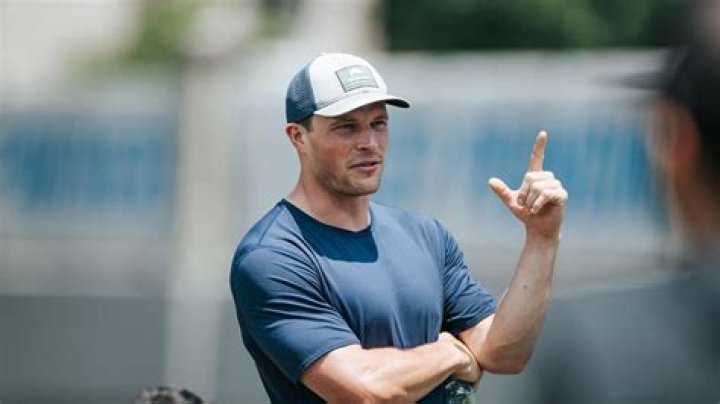 Is Luke Kuechly Married? His Bio, Age, Wife, Net worth, Height and Weight