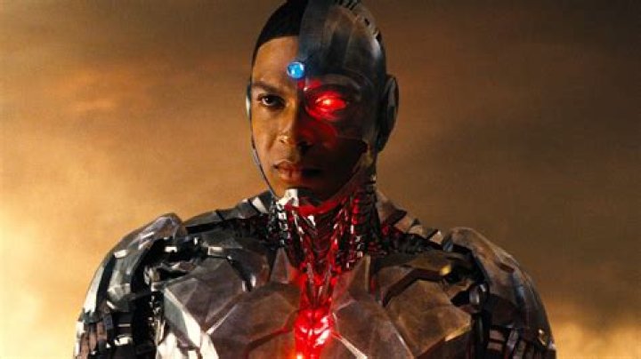 
Justice League’s Ray Fisher Compares DCEU & Star Wars Auditions 