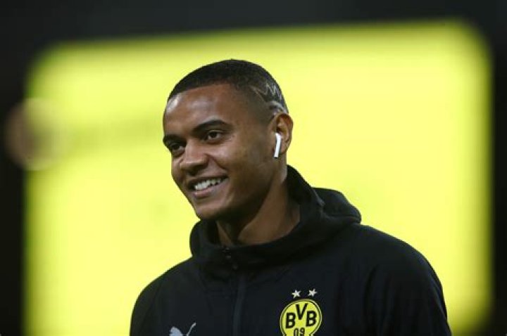 
Man City In Talks With Borussia Dortmund For Manuel Akanji 