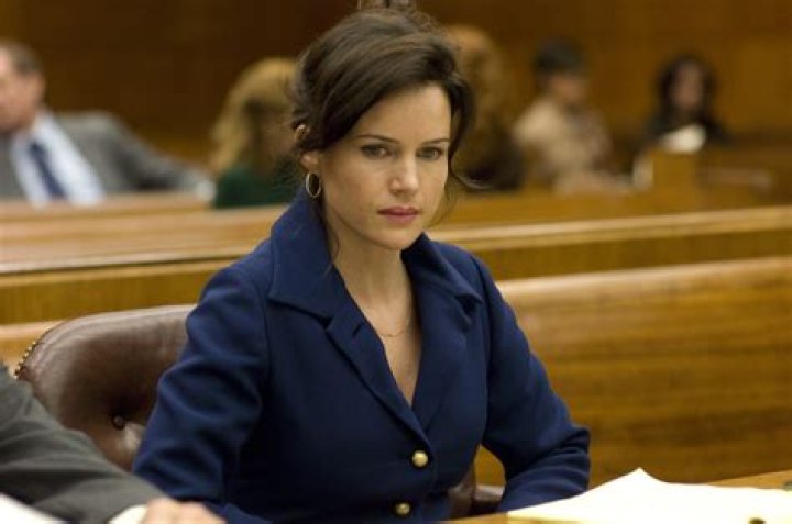 “Sin City” actress Carla Gugino Wiki: Net Worth, Body Measurements, Husband Sebastian Gutierrez, Children