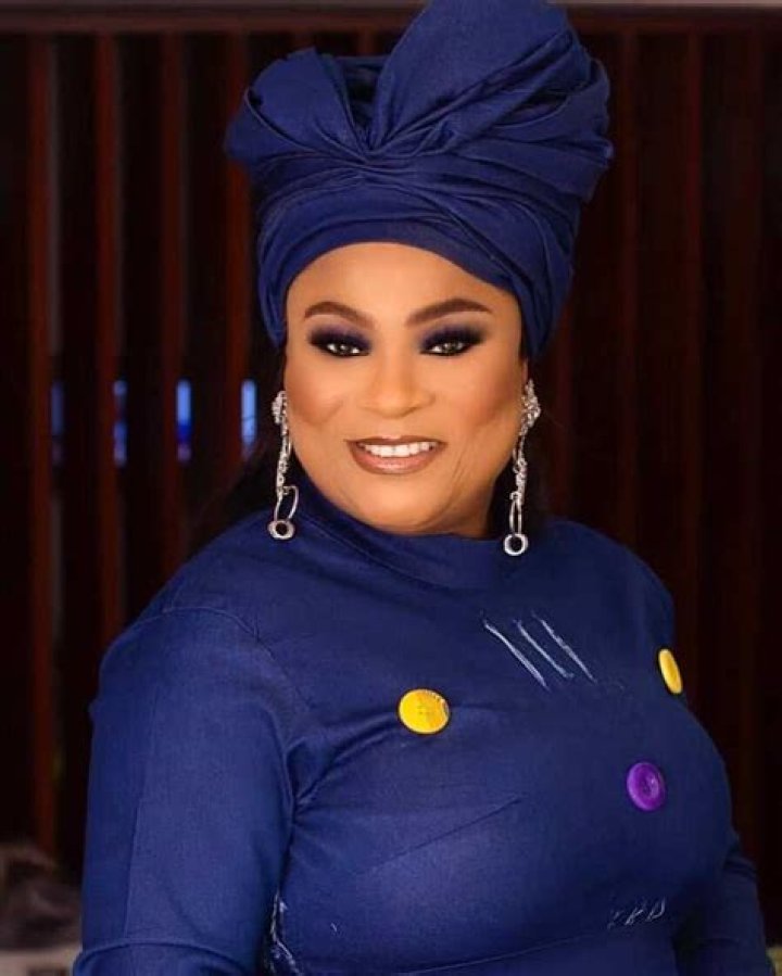 
Sola Sobowale Height, Weight, Net Worth, Age, Birthday, Wikipedia, Who, Nationality, Biography 