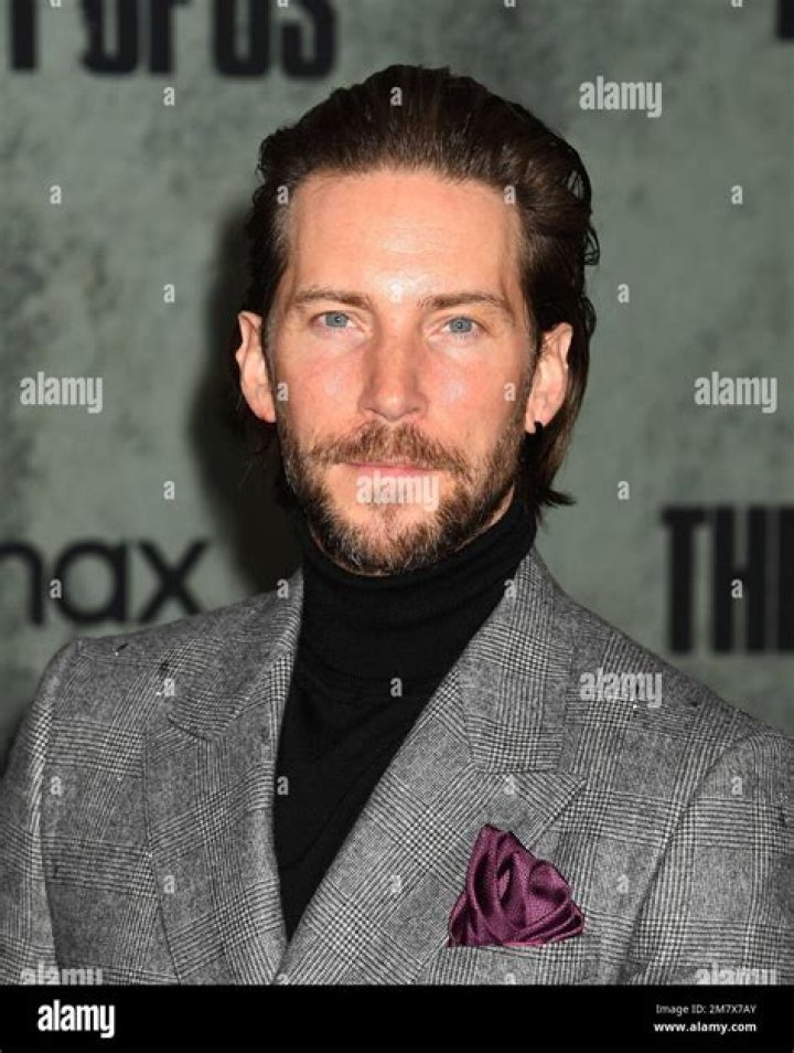 Troy Baker Height, Weight, Net Worth, Age, Birthday, Wikipedia, Who, Nationality, Biography