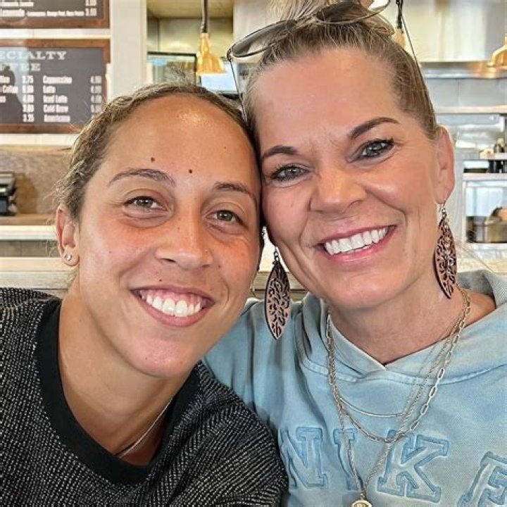 Who Are Madison Keys Parents? Meet Her Mother Christine & Father Rick On Instagram