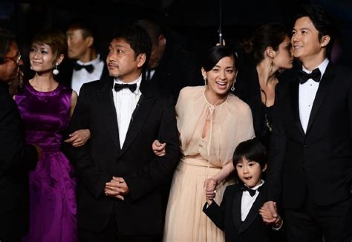 Yoko Ono Height, Weight, Net Worth, Age, Birthday, Wikipedia, Who, Nationality, Biography